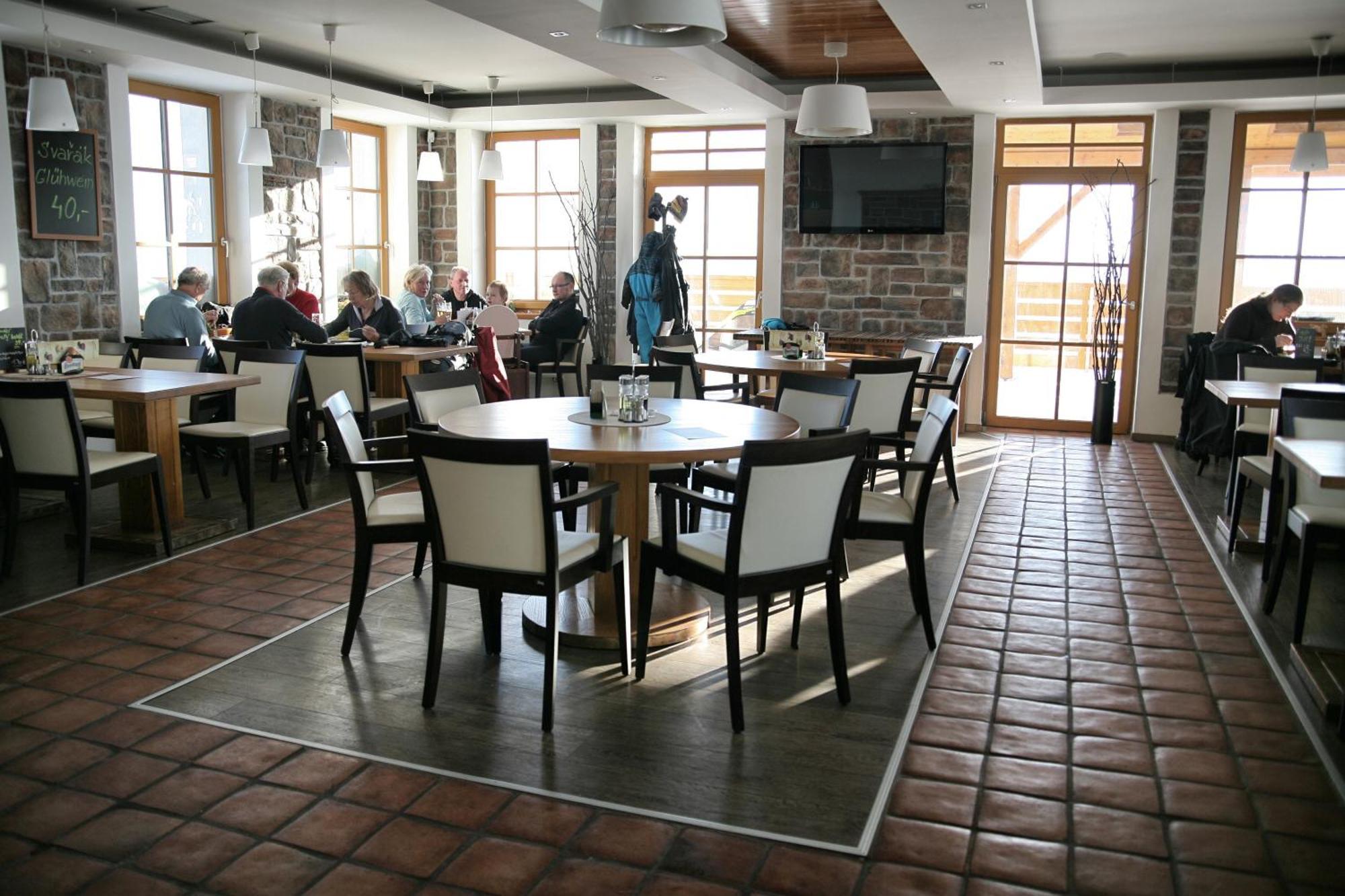 克瑞斯纳霍斯基迪威酒店 Cínovec 外观 照片