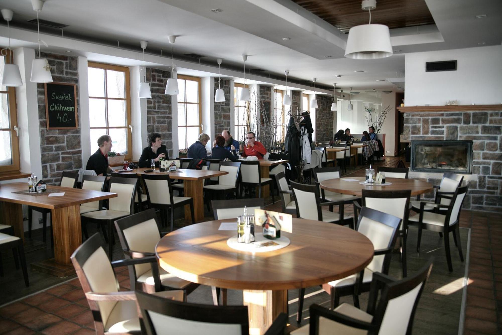 克瑞斯纳霍斯基迪威酒店 Cínovec 外观 照片